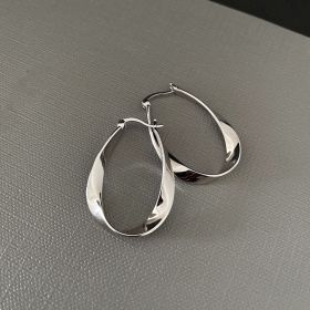 Mobius Strip Ear Clip Female Ins Simple And Light Luxury Temperament (Option: Mobius Strip Ear Clip)