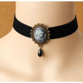 Necklace (Option: A)