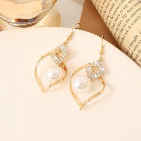 Women's Fashionable Temperamental All-match Earrings (Option: White)
